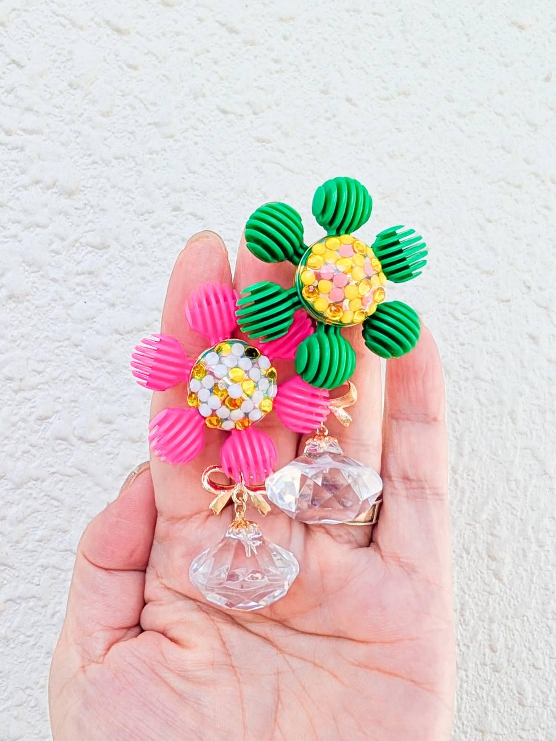 ピンク＆グリーンのクリスタルジュエルブロッサム　ピアス　イヤリング　　花　フラワー　宝石 | 3枚目